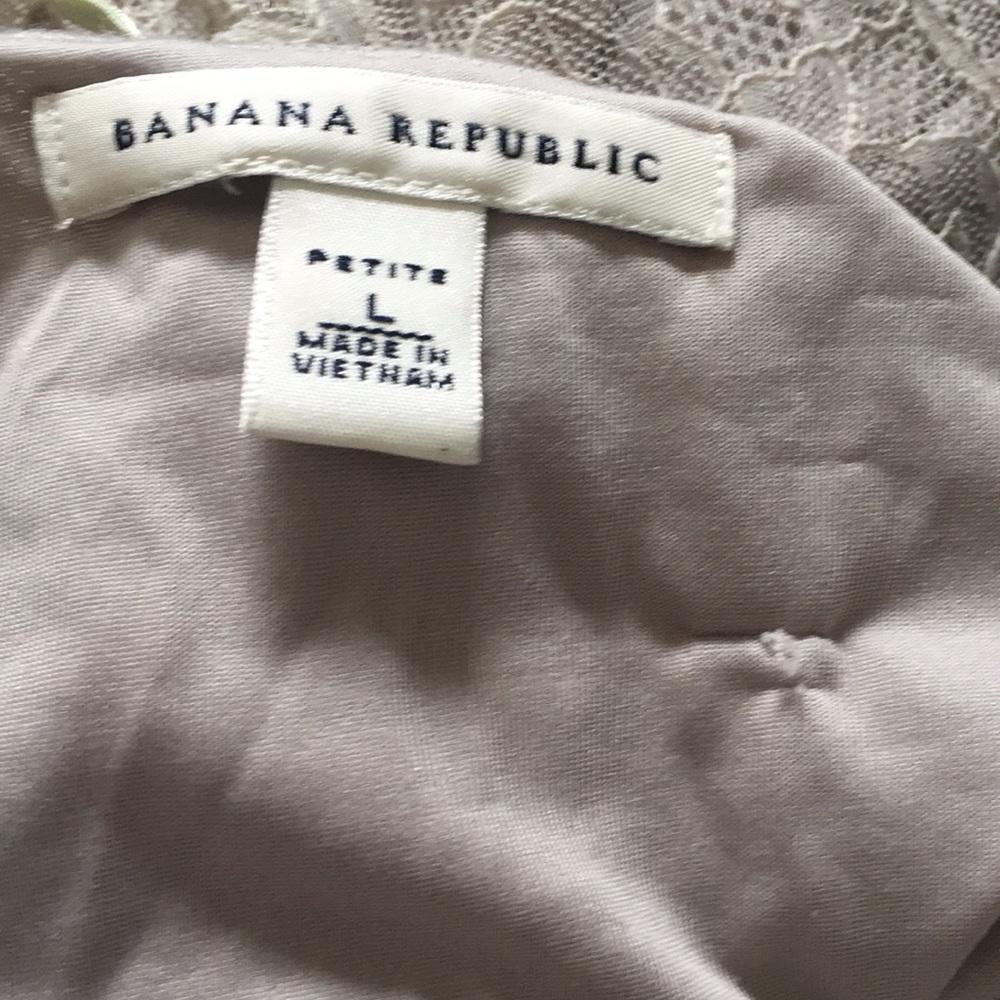 Banana Republic gray lace tank top_3